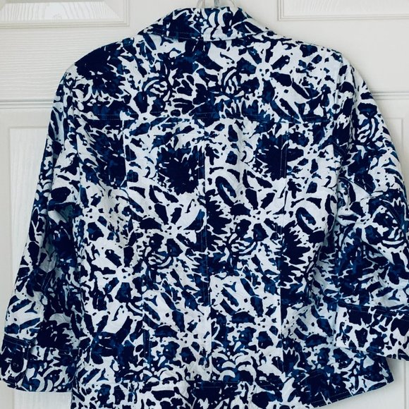 COLDWATER CREEK 2 SHADES BLUE WHITE JEAN STYLE JACKET - Picture 10 of 11